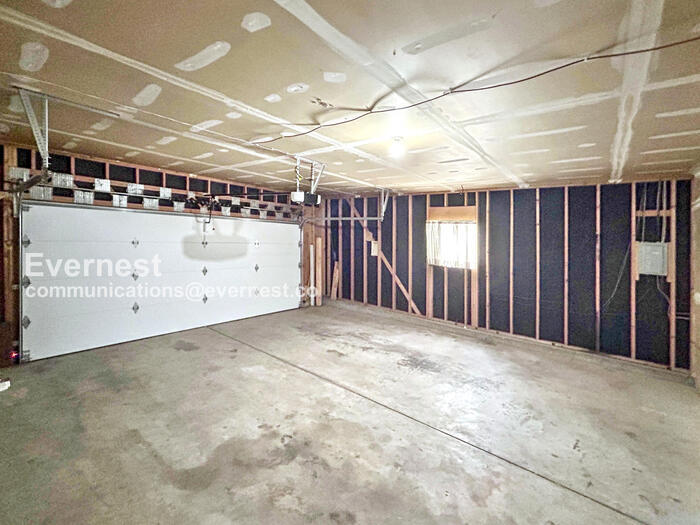 Building Photo - 6659 Gambol Quail Dr E