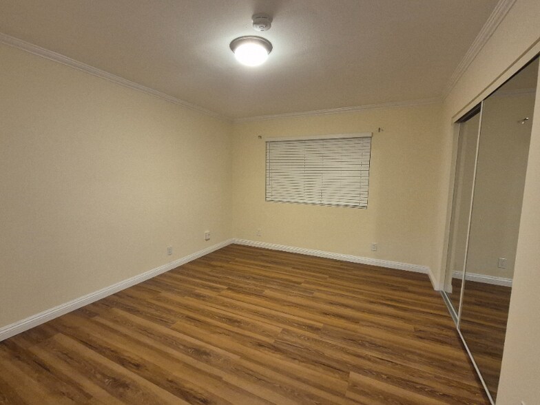 Building Photo - 8939 Mango Ave