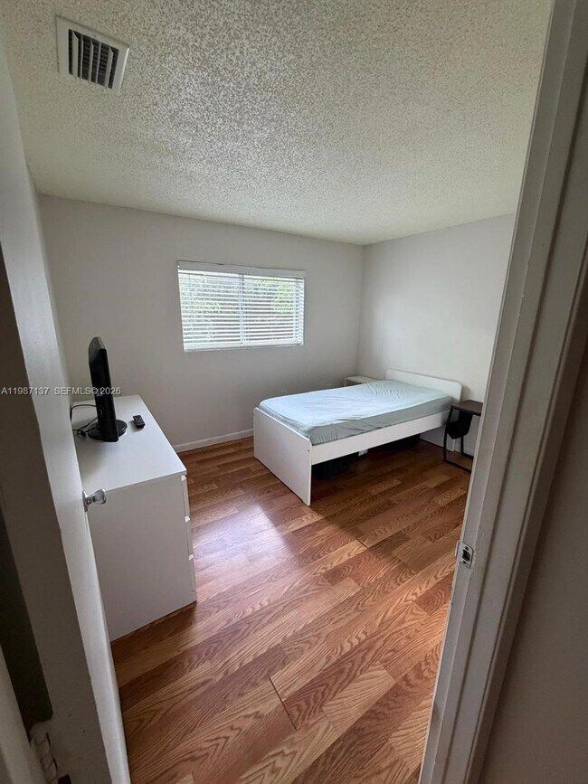 Building Photo - 8240 SW 149th Ct