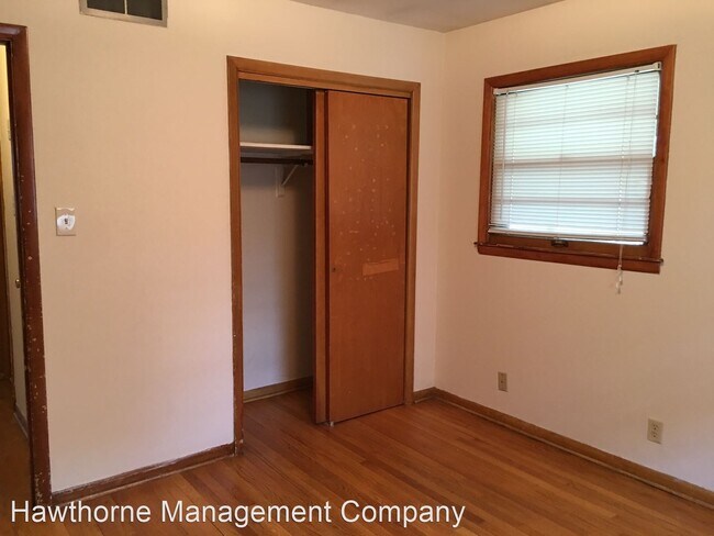 Building Photo - 2500-2502 Braemore Rd