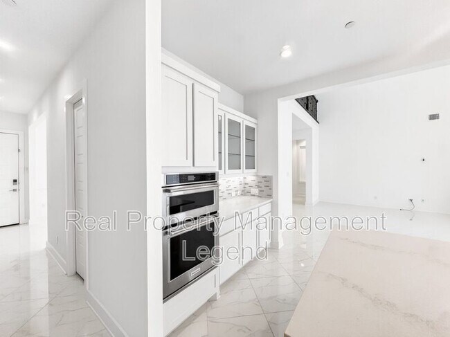 Building Photo - 809 Jamestown Ln