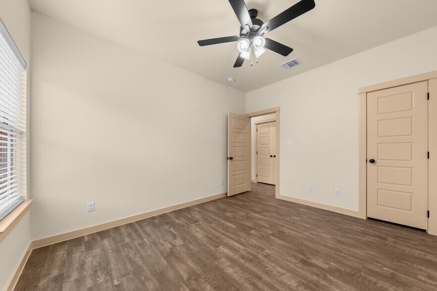 Building Photo - 5901 Cordillera Dr