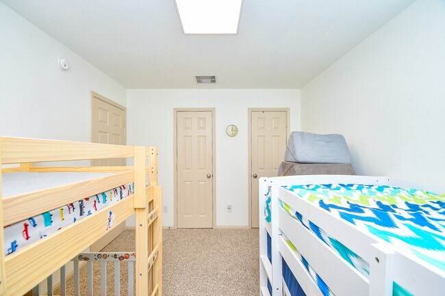 Building Photo - 16814 Ranger Ridge Dr