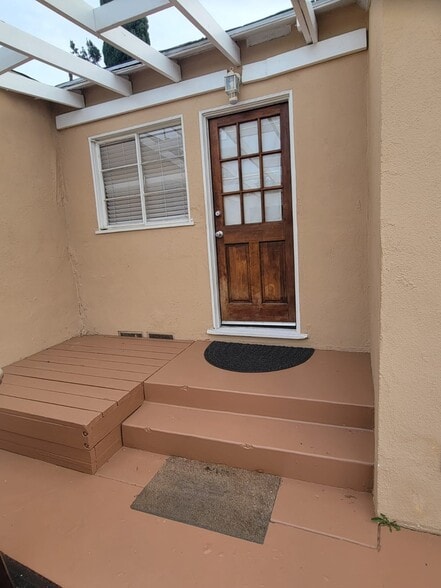 Building Photo - 17565 Bullock St