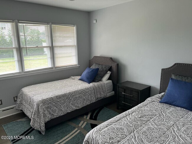 Building Photo - 111 Sheridan Ave