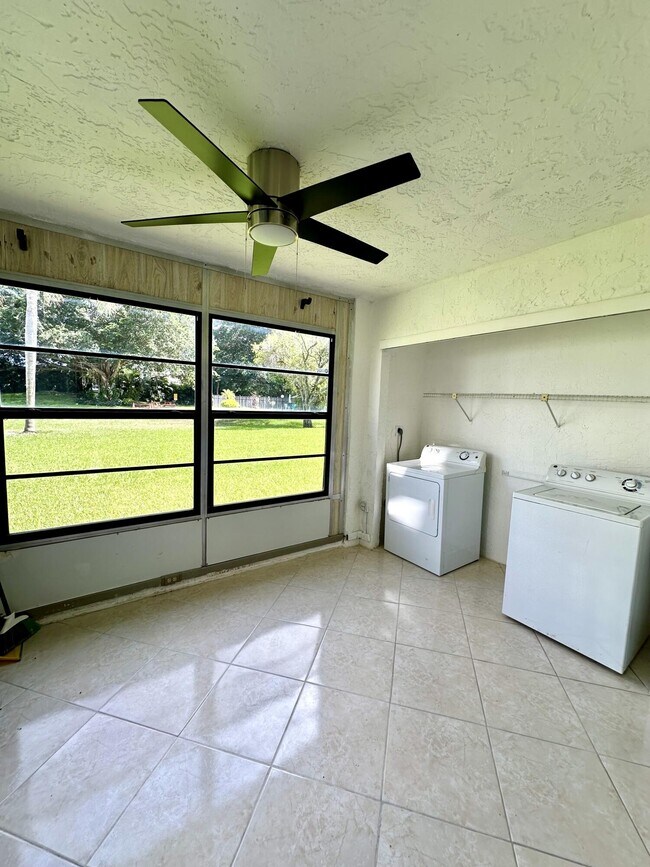 Building Photo - 9440 SW 8th St