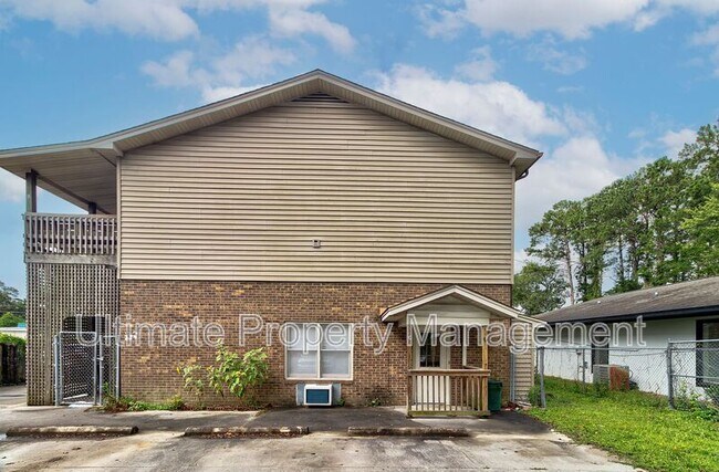 Building Photo - 5746 Marguerite Dr