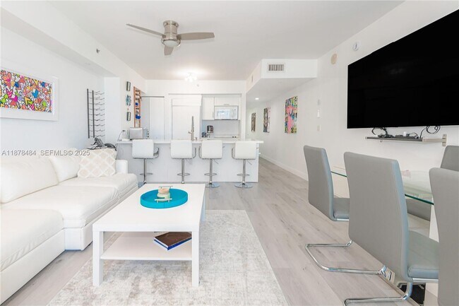 Building Photo - 1830 S Ocean Dr