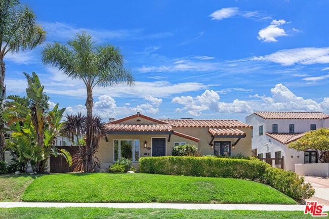 Building Photo - 2347 Parnell Ave