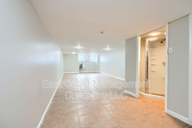 Building Photo - 2204 Ruskin Ave