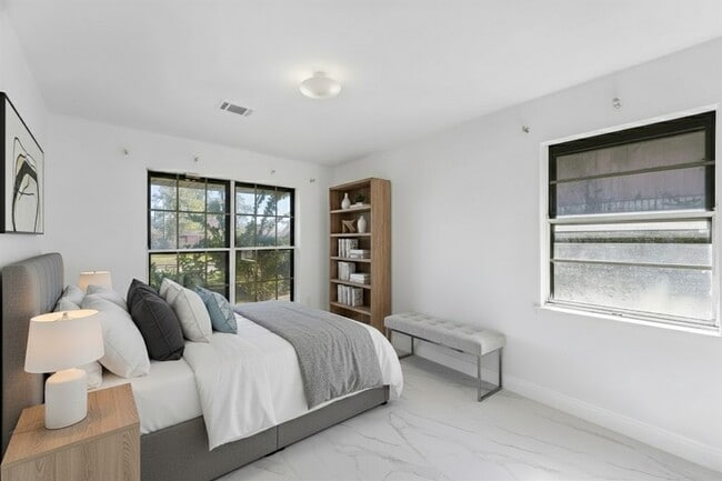 Building Photo - 9711 Bertwood St