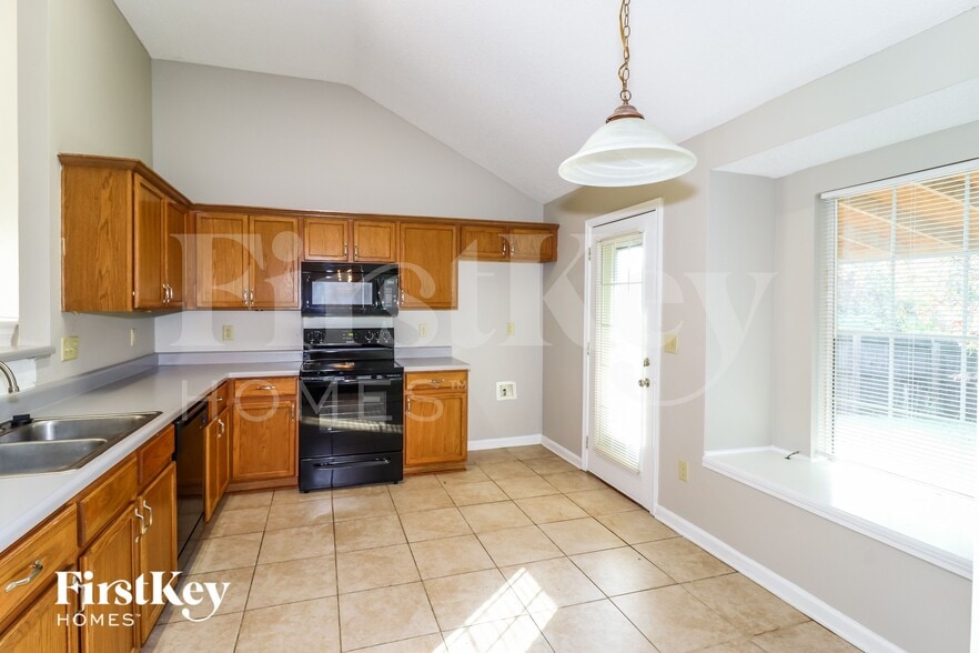 Building Photo - 1411 Carlton Ridge Dr