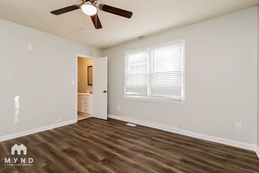 Building Photo - 103 Coy Pl