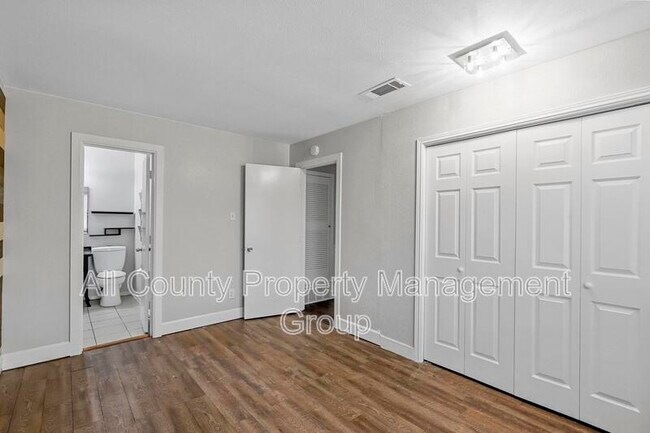 Building Photo - 2504 S Fielder Rd