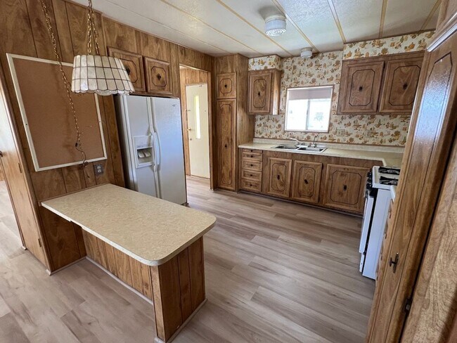 Building Photo - 2 Bedroom Manufactured Home in Bullhead City