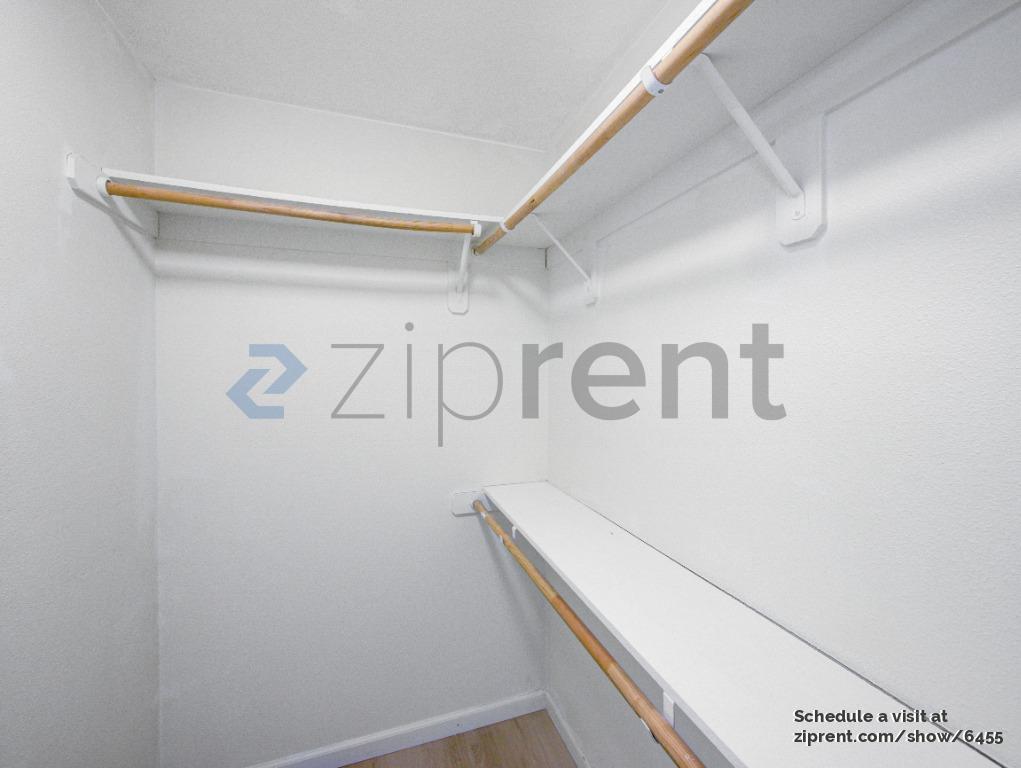 Building Photo - Unit