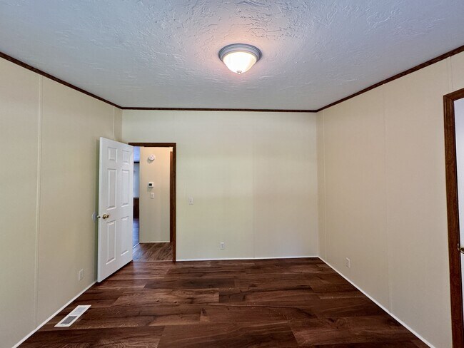 Building Photo - 229 Bateman Ln