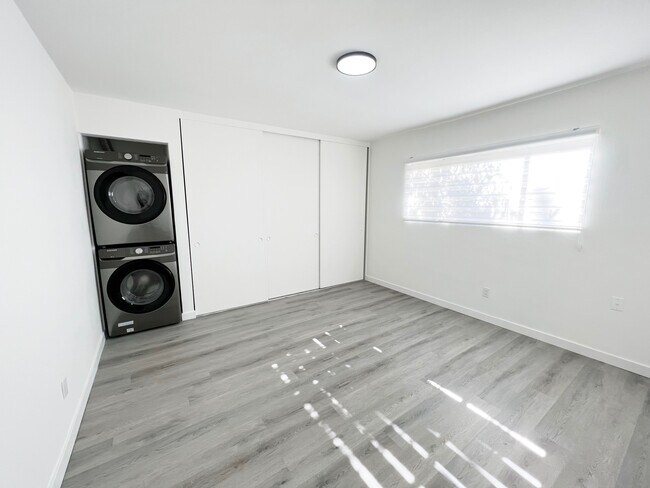 #2 Bedroom - 160 N Holliston Ave