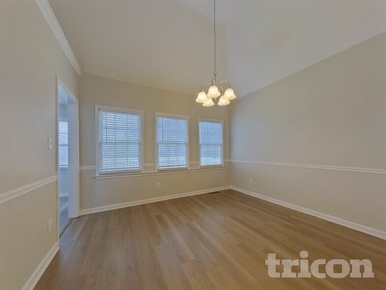 Building Photo - 3435 Emily Pl