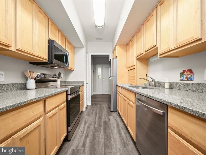 Building Photo - 10001 Windstream Dr