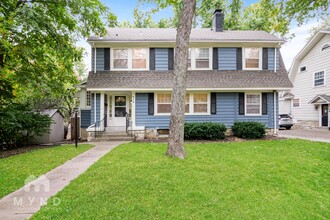 Building Photo - 616 W 63rd St