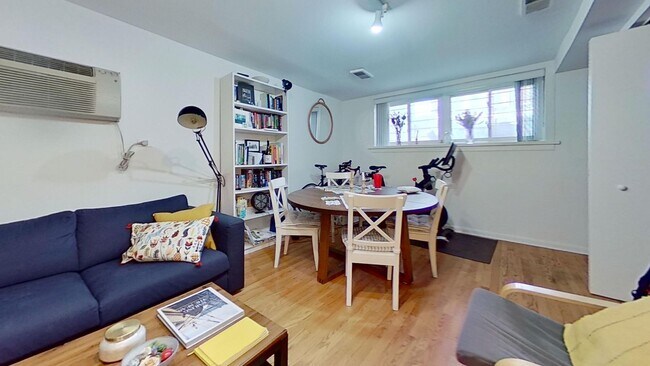 Building Photo - 2613 N Halsted St