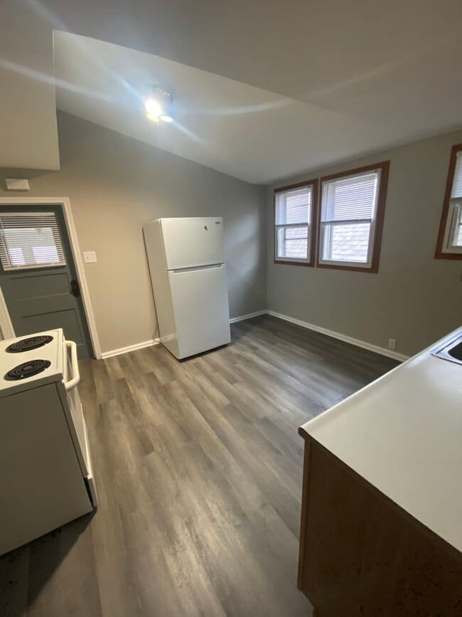 Building Photo - 1622-24 S 58th