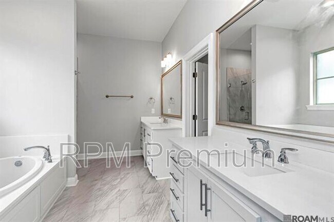 Building Photo - 3673 Spanish Trail