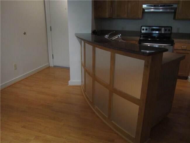 Building Photo - 1 Bedroom Apartment Near Magnolia Area