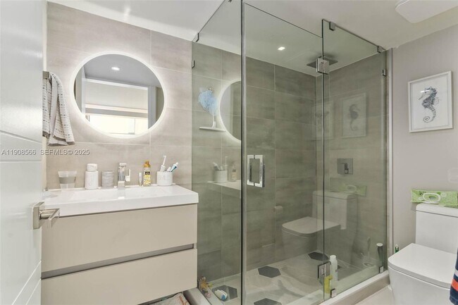 Building Photo - 20355 NE 34th Ct