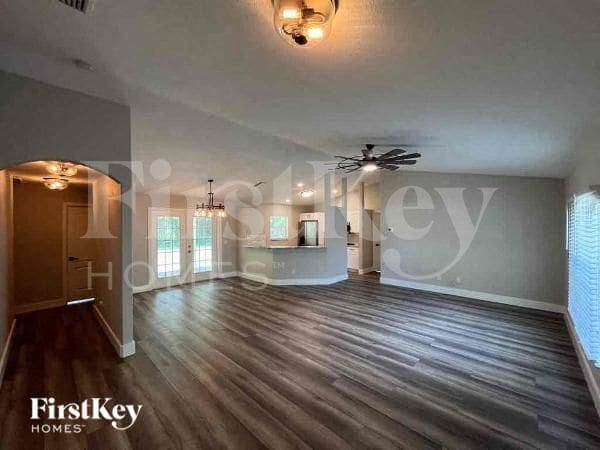 Building Photo - 2670 Denicke St