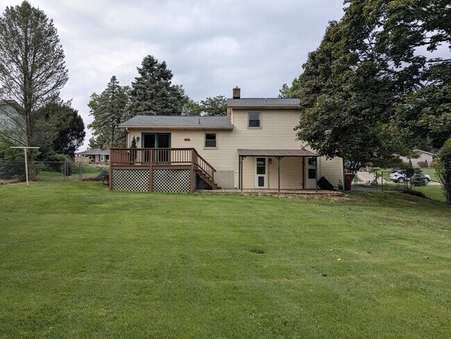 Building Photo - 335 Cornertown Rd