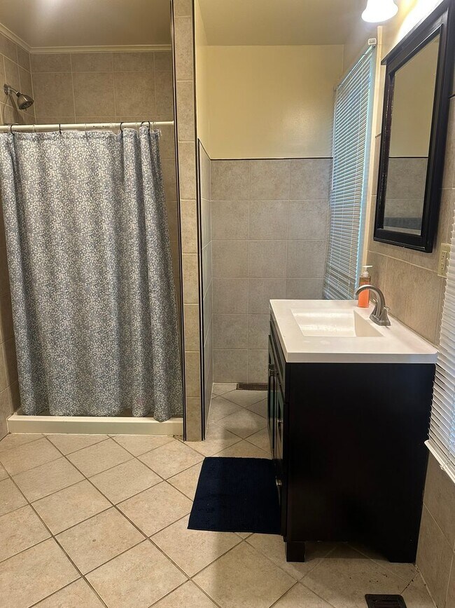 Building Photo - 113 Comstock Pl