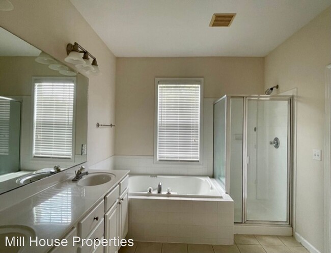 Building Photo - 4 br, 2.5 bath House - 118 N Fields Circle