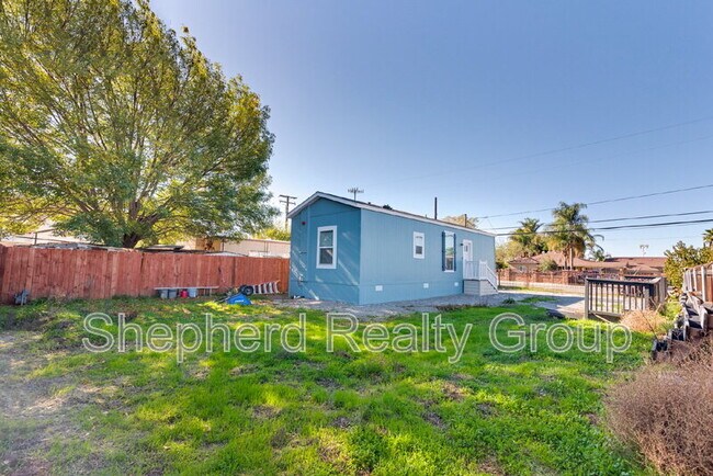 Building Photo - 15914 Dauchy Ave