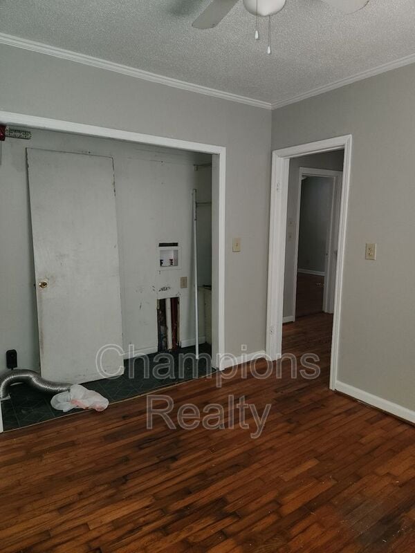 Building Photo - 5415 Eugenia Ave