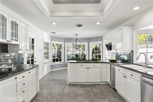 Building Photo - 3814 Alonzo Ave