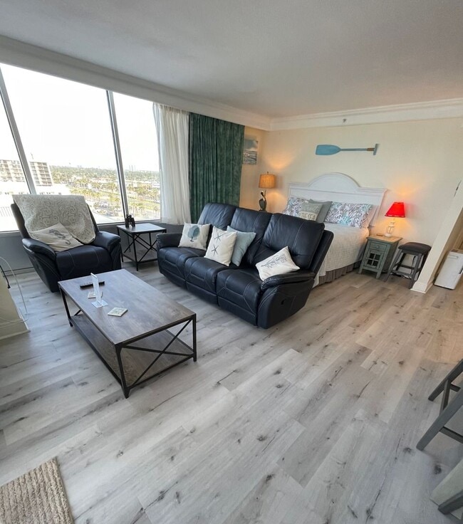 Building Photo - Oceanfront Corner View Condo - BEST VIEW & Wake up to the Oceanview from bed! DEPOSIT-FREE Rentin...