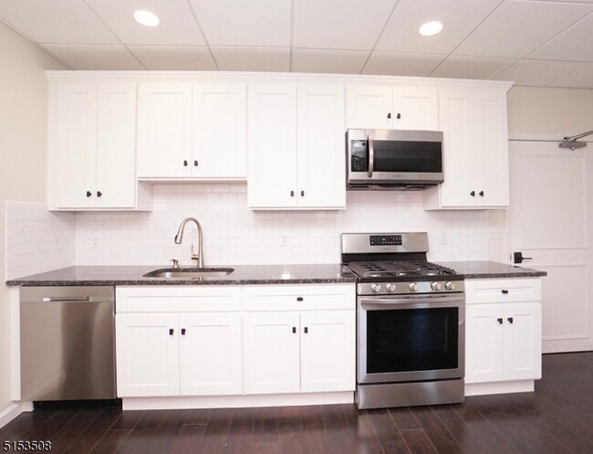 Building Photo - 15 Church St