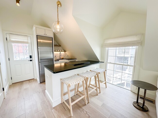 Primary Photo - 30 Thornley St