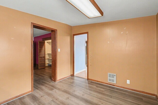 Building Photo - 1270 Emerson St