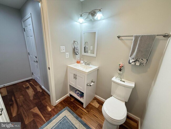 Building Photo - 14050 Cannondale Way