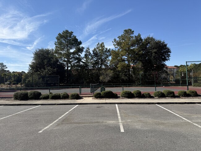 Building Photo - 600 Trellis Square