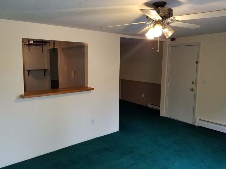 Building Photo - 80 English Village Rd