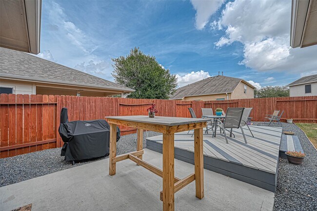 Building Photo - 22210 Bellow Glen Dr