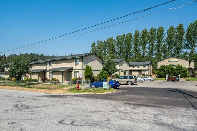 Building Photo - 1600 W 7th St