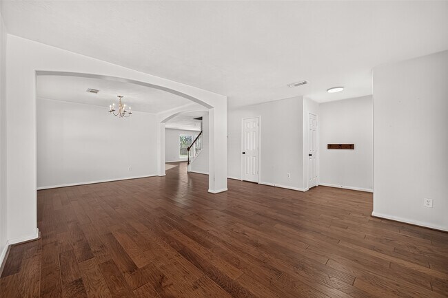 Building Photo - 25346 Barmby Dr