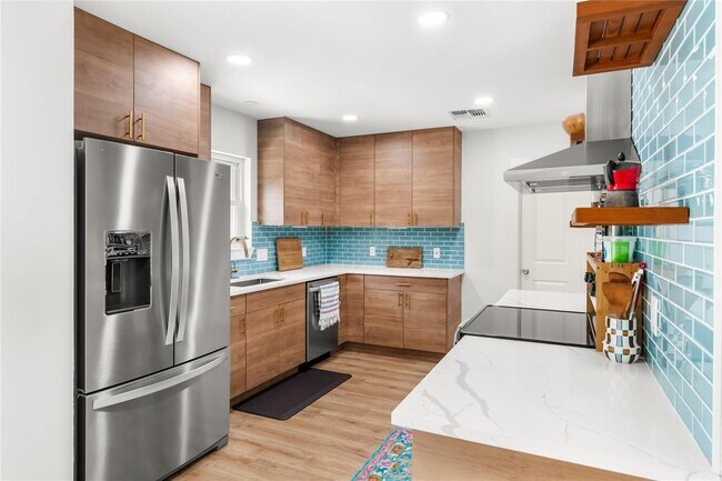 Building Photo - 1211 Sahara Ave