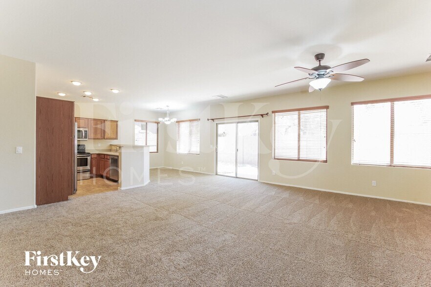 Building Photo - 8939 W St John Rd