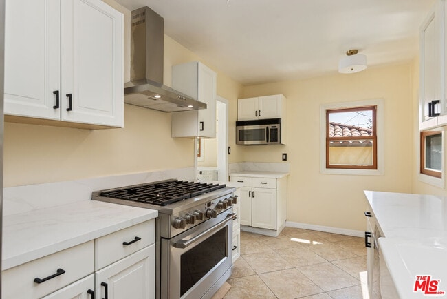 Building Photo - 1976 S Preuss Rd